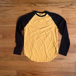 Mens Hollister T-shirt. Size small